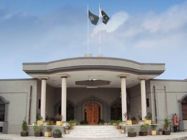 تحریک انصاف کے اراکین کے استعفے منظور نہ کرنے کے خلاف درخواست خارج
