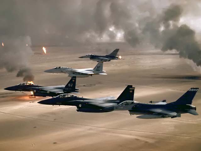 اتحادی طیاروں کی بمباری کے باعث حوثی باغی صدارتی محل اور عدن کے شمال سے بھاگ گئے