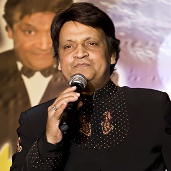 ٹی وی و اسٹیج کے لیجنڈ عمرشریف نے زندگی کی 60 بہاریں دیکھ لیں