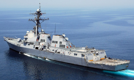 یمن میں پھنسے پاکستانیوں کو لانے کے لیے پاک بحریہ کا جہاز آج مکلا پہنچے گا