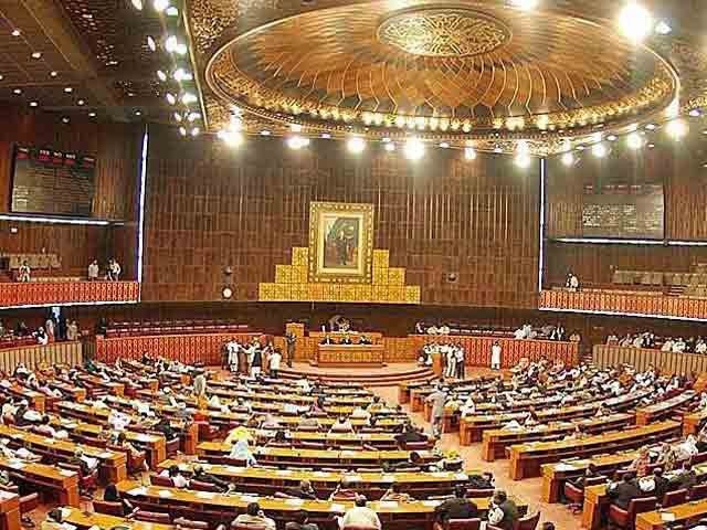 پارلیمنٹ کا مشترکہ اجلاس؛ تحریک انصاف کے ارکان کی موجودگی پر ایک بار پھر شور شرابہ