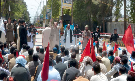 کوئٹہ : سانحہ تربت کیخلاف ریلی، گورنر ہاؤس کے قریب دھرنا