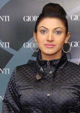 ثنا بھی آئٹم گرل بن گئیں فلم ’’عشق پازیٹو‘‘ میں جلوہ گر ہوں گی