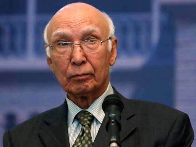 یمن کے بحران کا مذاکرات کے ذریعے حل تلاش کرنے کی کوشش کررہے ہیں، سرتاج عزیز