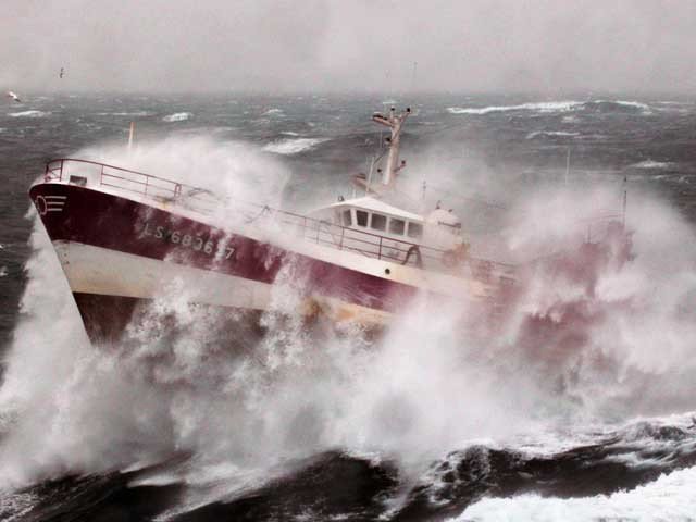 لیبیا میں تارکین وطن کی کشتی ڈوبنے سے 400 سے زائد افراد ہلاک