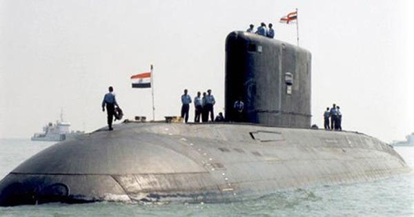 بھارت جنگی جنون میں مبتلا، مقامی طور پر تیار کردہ آبدوز سکورپیئن پانی میں اتار دی