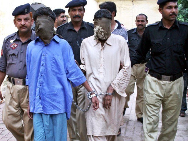 کراچی پولیس کی مختلف علاقوں میں کارروائی کے دوران 42 ملزمان گرفتار