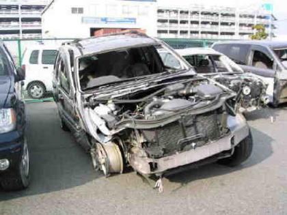 لاہور: لبرٹی میں تیز رفتار گاڑی الٹنے سے نوجوان جاں بحق، دو زخمی