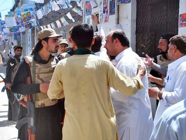 خیبر پختونخوا : بلدیاتی الیکشن میں تحریک انصاف کو برتری، تشدد کے واقعات میں 8 افراد جاں بحق