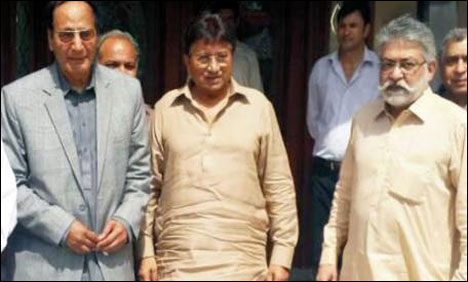 کراچی: پرویز مشرف سے چودھری شجاعت اور پیر پگارا کی ملاقات