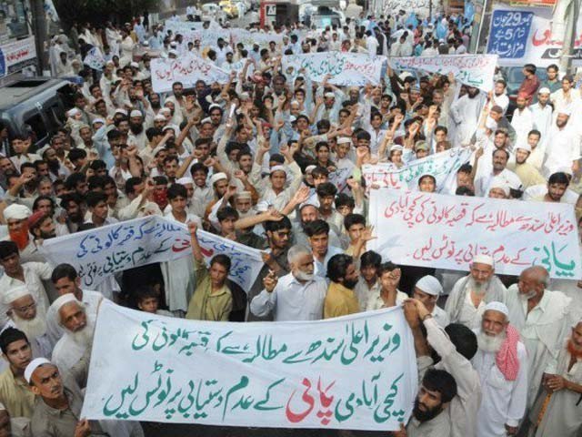 واٹر بورڈ نے شہریوں کو پانی کیلیے ترسا دیا، کئی علاقوں میں احتجاج