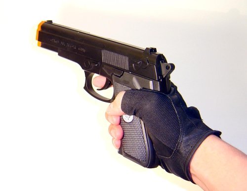 کراچی میں ٹارگٹ کلرز نے مزید 2 افراد کو موت کی نیند سلادیا