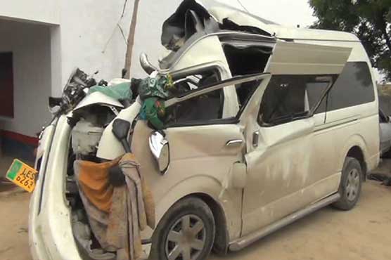 ساہیوال کے قریب ٹریفک حادثہ، اداکارہ خوشبو کا بھائی جاں بحق، اداکارہ سمیت 8 افراد زخمی