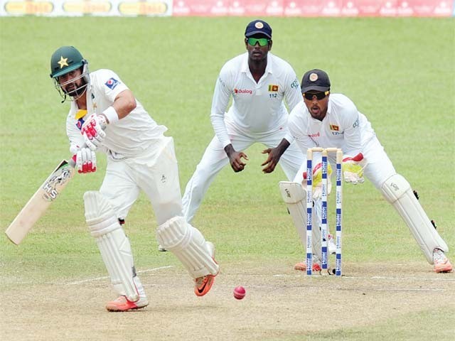 بیٹسمینوں کے ذمہ دارانہ کھیل نے امید کی کرن دکھا دی