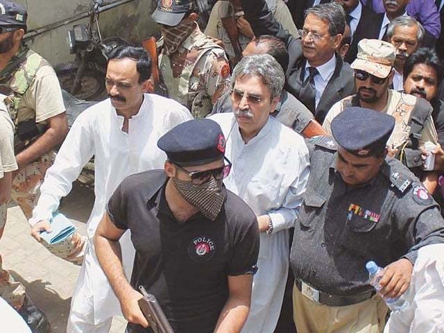 پولیس نے ایم کیو ایم رہنما عامر خان کے خلاف عدالت میں چالان پیش کر دیا