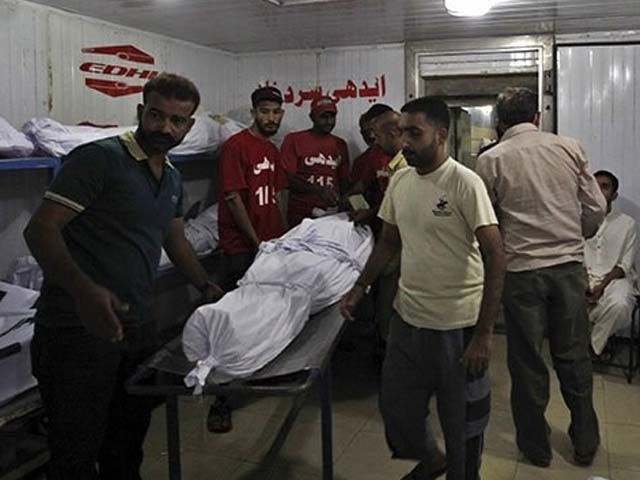 کراچی میں قیامت خیز گرمی سے ہلاکتوں کی تعداد 150ہوگئی، مردہ خانوں میں جگہ کم پڑ گئی