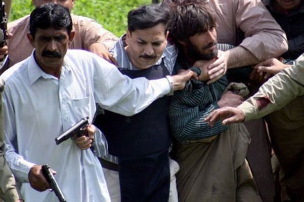 شادی کی تقریب میں ہوائی فائرنگ سے منع کرنے پر باراتیوں کی پولیس سے تلخ کلامی