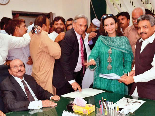 شیری رحمن نے کاغذات نامزدگی جمع کرا دیے، بلا مقابلہ سینیٹر بننے کا امکان