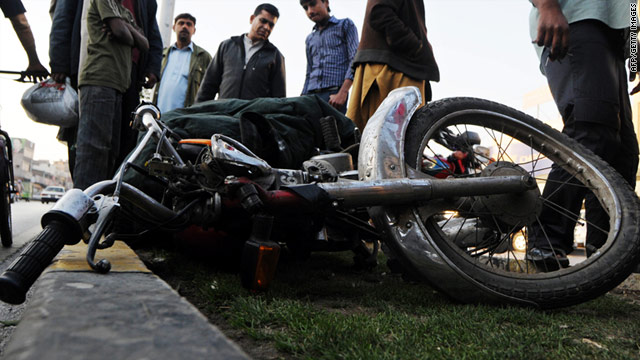 تھانہ گلیانہ میں اے ایس آئی شفقت موٹر سائیکل کی ٹکر سے جان بحق ہو گئے