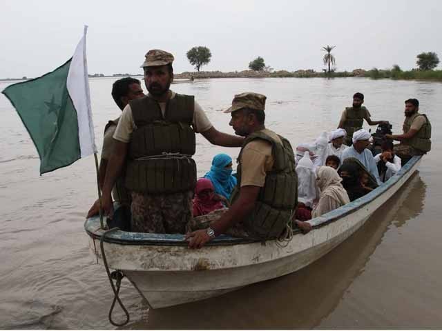 سیلاب کی تباہ کاریاں جاری، لاڑکانہ اور گھوٹکی میں فوج طلب