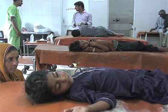 عید کے کپڑوں کی فرمائش، سنگدل باپ نے بچوں کو چلتی گاڑیوں کے سامنے پھینک دیا