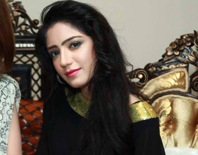 معروف ماڈل ماہی علی کو بھتیجی کی وفات کا صدمہ، تمام فوٹو شوٹ پروگرامز ملتوی