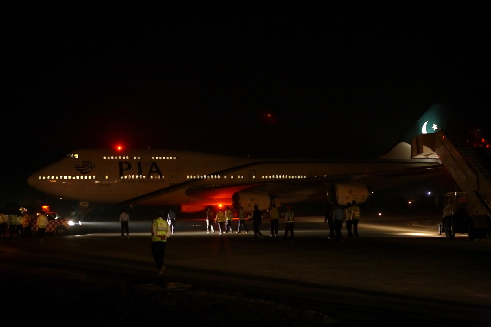 فرانس نے پی آئی اے کو رات بارہ کے بعد لیٹ اڑان بھرنے پر چالیس ہزار یورو جرمانہ کر دیا