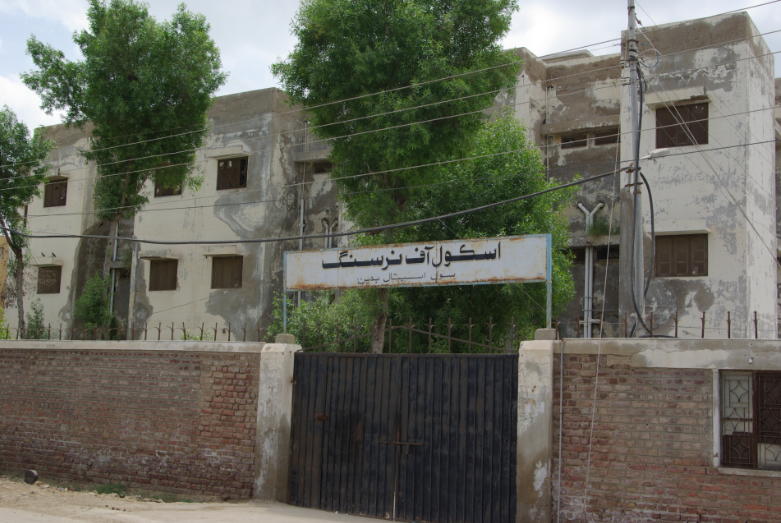بدین : نرسنگ اسکول اور ھاسٹل میں پڑھنے والی طلباء ذہنی اذیت کا شکار