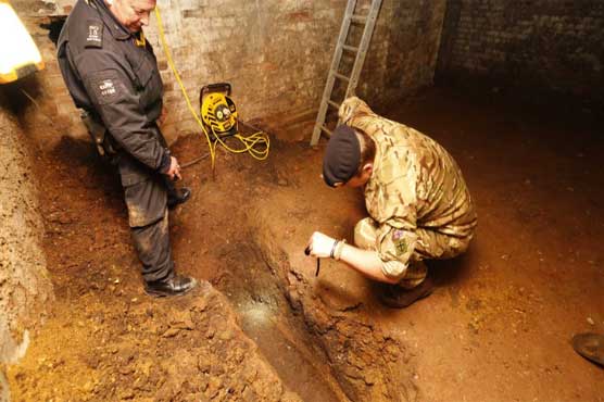 لندن: دوسری عالمی جنگ کا 250 کلو وزنی بم ناکارہ بنا دیا گیا