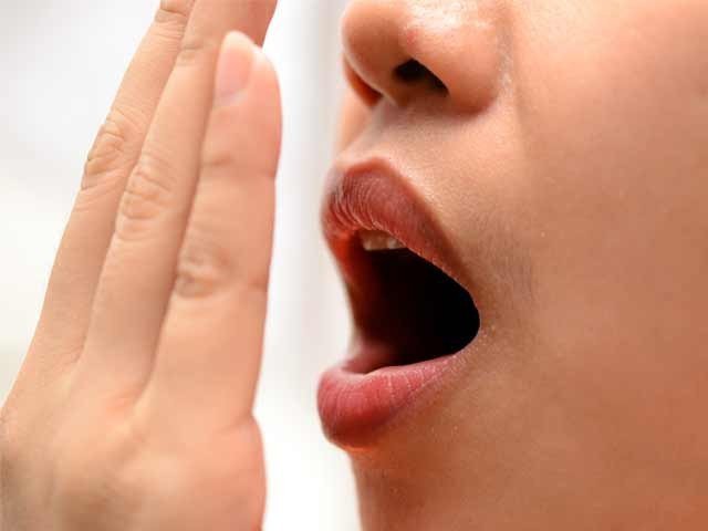 ایسی7 بیماریاں جن کا پتا سانس کی بو سے چل سکتا ہے