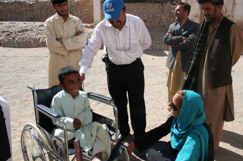 محتاج تمہارے بھائی ہیں