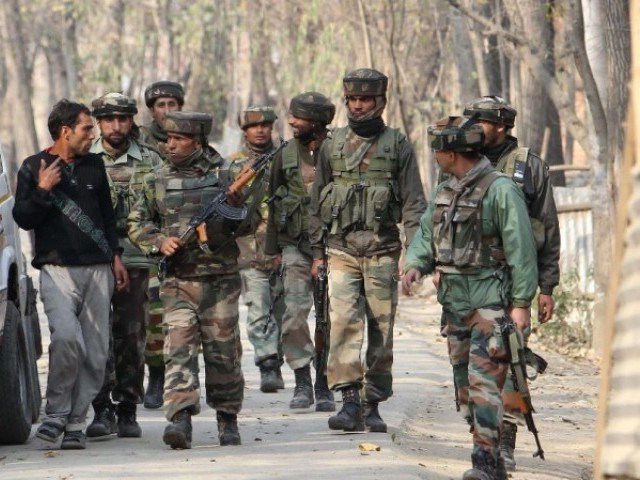 قابض بھارتی فوج نے سری نگر کی قدیمی مسجد میں نماز پر بھی پابندی عائد کر دی