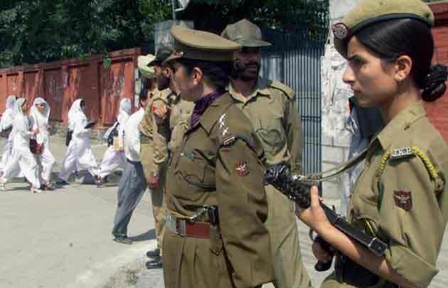 بھارتی خواتین پولیس اہلکاروں کو جنسی طور پر ہراساں کیا جاتا ہے: رپورٹ