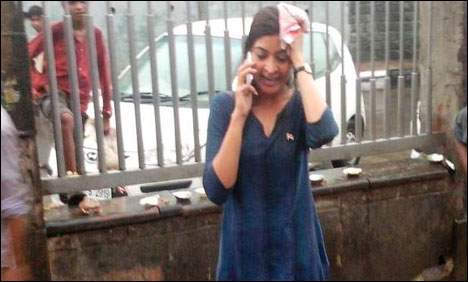 نئی دہلی: عام آدمی پارٹی کی رہنما پر پتھر سے حملہ، خاتون زخمی