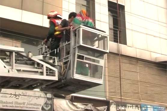 لاہور: اچھرہ کے پلازہ میں آتشزدگی، ایک شخص جاں بحق، 7 زخمی