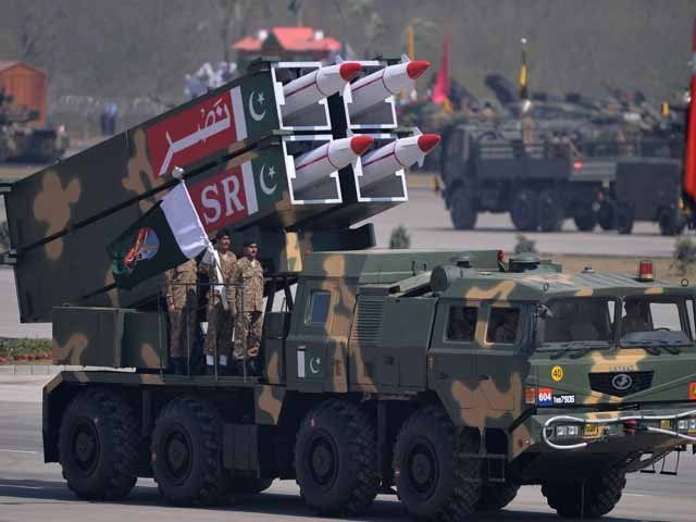 پاکستان آئندہ چند برسوں میں ایٹمی ہتھیار بنانے والا دنیا کا تیسرا بڑا ملک بن جائے گا، رپورٹ