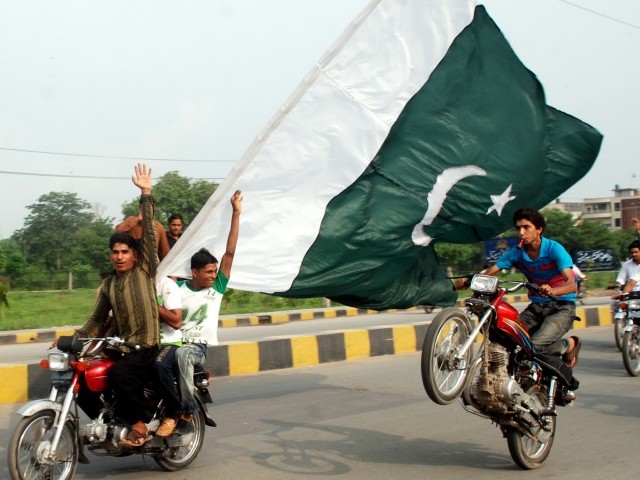 لاہور، آزادی کا جشن مناتے تین نوجوان دنیا سے رخصت