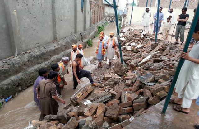 پنجاب اور خیبر پختونخوا میں بارشوں سے مختلف حادثات میں 9 افراد جاں بحق