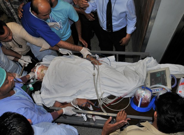 رشید گوڈیل کو وینٹی لیٹر سے آکسیجن کی فراہمی کم کر دی گئی، 24 گھنٹے اہم ہیں، ترجمان ہسپتال