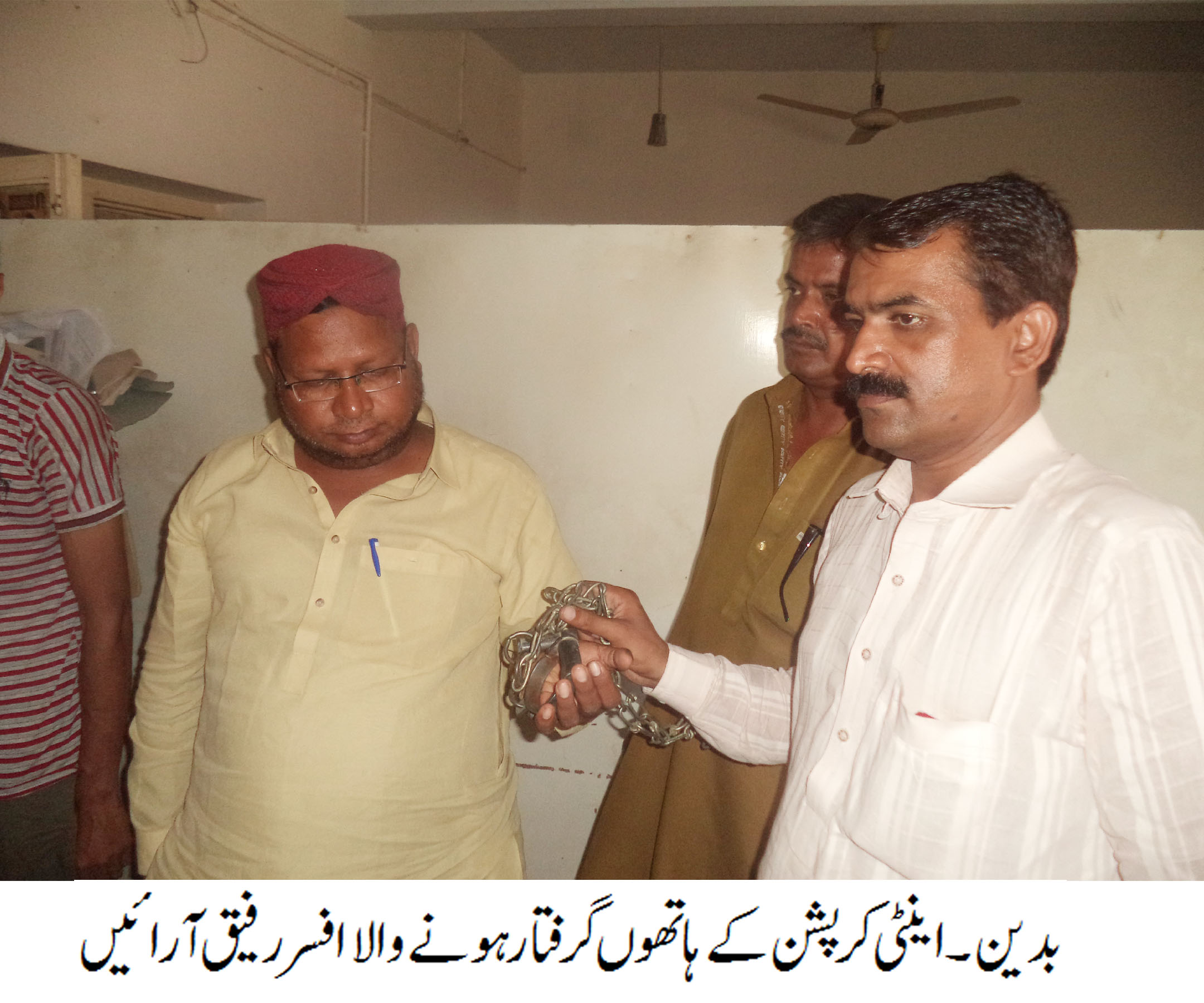 بدین اینٹی کرپشن کا کچی آبادی کے آفس پر چھاپہ