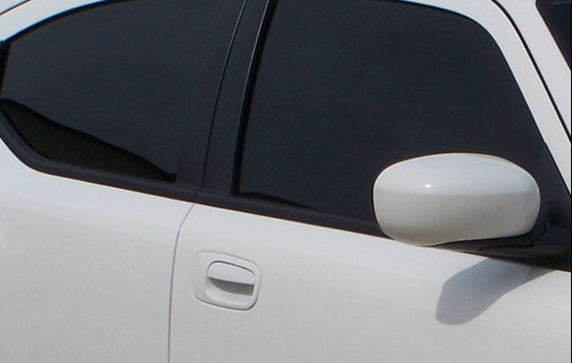 کراچی میں گاڑی کے شیشے کالے رکھنے پر پی ٹی آئی رہنما گرفتار