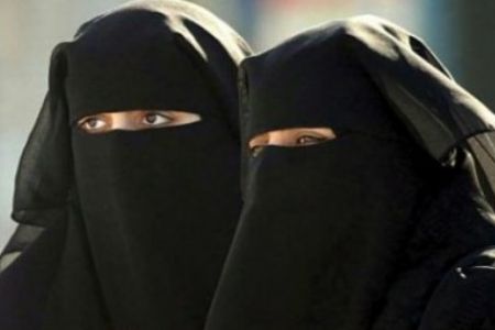 برطانیہ میں برقع پوش مسلمان خواتین کیخلاف تشدد کے واقعات بڑھ گئے