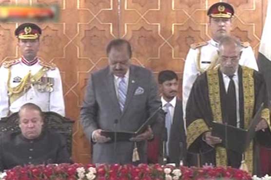 جسٹس انور ظہیر جمالی نے چیف جسٹس آف پاکستان کے عہدے کا حلف اٹھا لیا