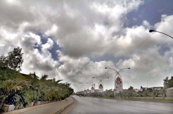 سمندری ہوائیں چل پڑیں، کراچی میں شدید گرمی کا زور ٹوٹ گیا