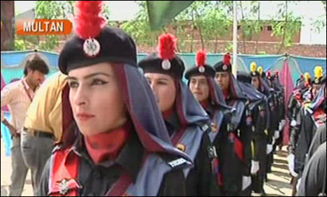ملتان میں لیڈی کمانڈوز کی پاسنگ آؤٹ پریڈ