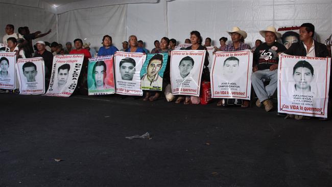 میکسیکو : لاپتہ طلباء کو سال مکمل، والدین کا بھوک ہڑتال کا اعلان