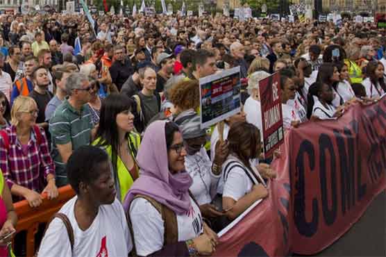 سپین کے مختلف شہروں میں شامی پناہ گزینوں کے حق میں ریلیاں