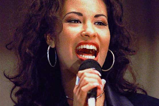 ہالی وڈ کی آنجہانی گلوکارہ سیلینا کا گانا 20 سال بعد ریلیز