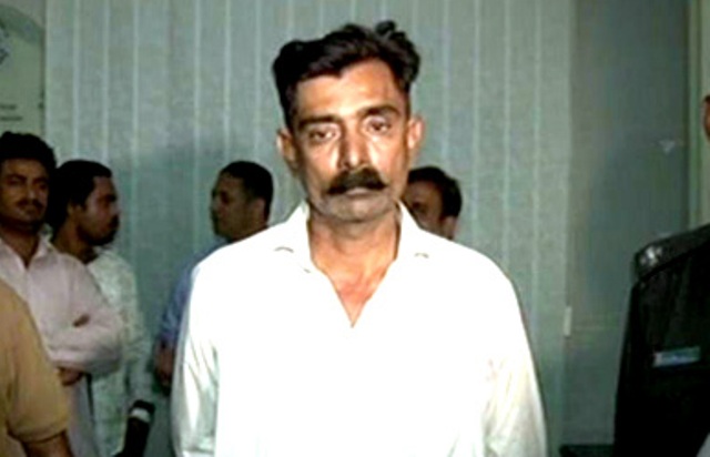 کراچی: خاتون پر تشدد کرنے والا گارڈ پکڑا گیا