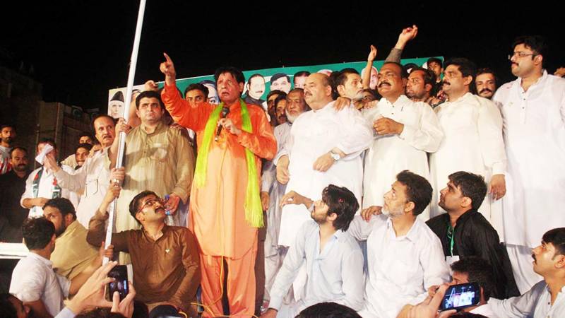 شہبازشریف نے مسلم لیگ(ن) کا بیڑہ غرق کردیا، عابد شیر علی کے والد پھٹ پڑے